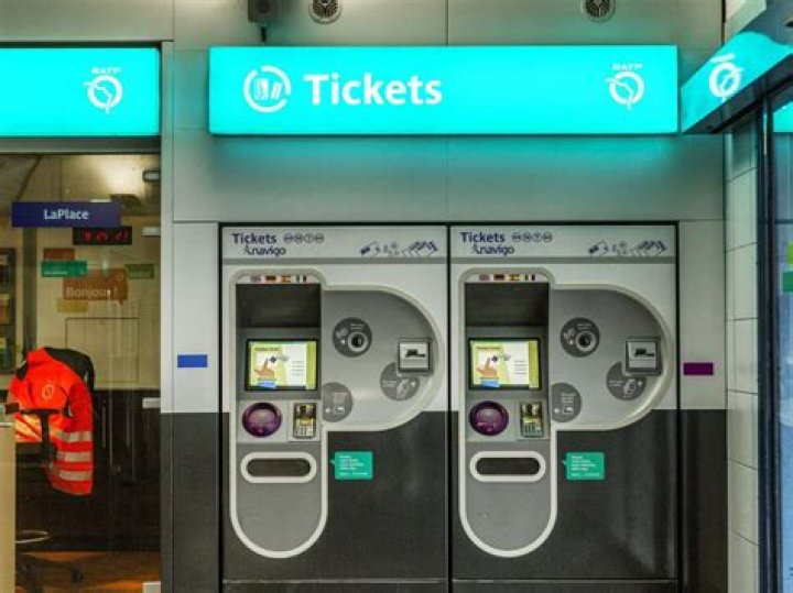 Can I use RER B ticket on metro?