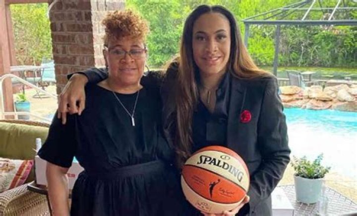 Who is Chennedy Carter's Wife? Discover the Fascinating Story Behind the Woman in His Life