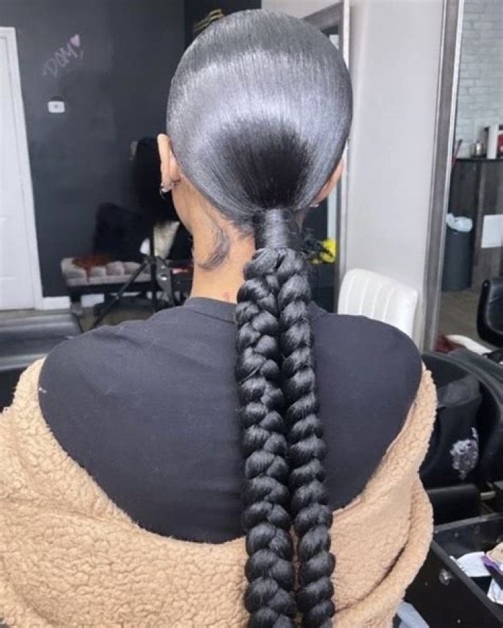Do lice like ponytails?