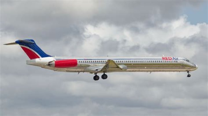 Do they still fly MD-80?