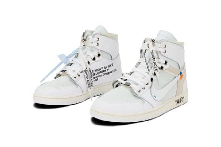 Does off-white and grey go together?