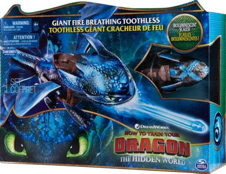 Does Toothless breath fire?