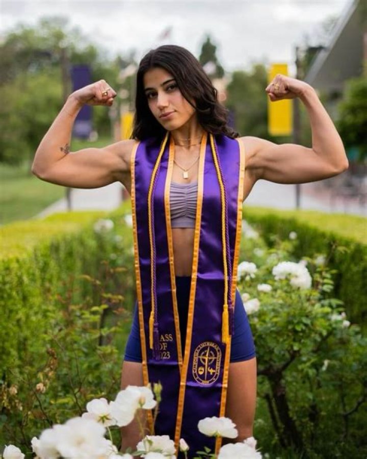 Sara Saffari: A Rising Star in the World of Music and Entertainment