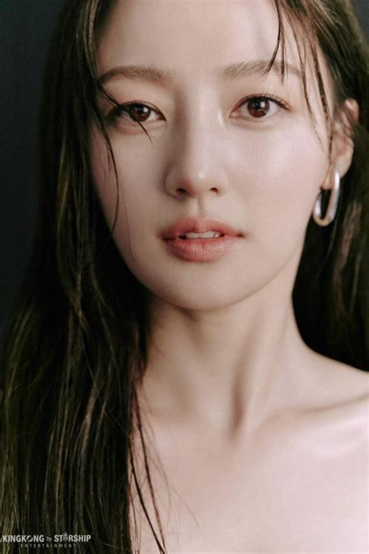 Song Ha-Yoon: A Rising Star in the Entertainment Industry