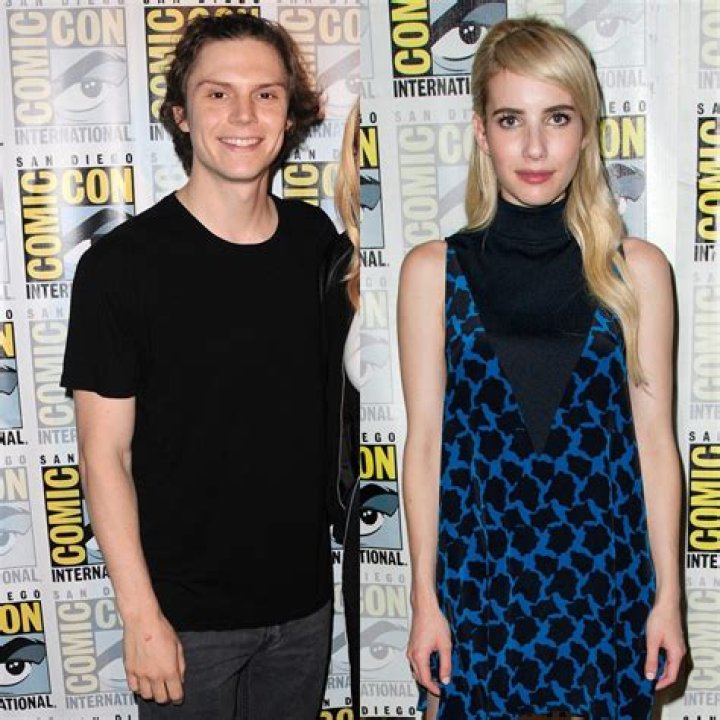 Were Emma Roberts and Evan Peters together during AHS?