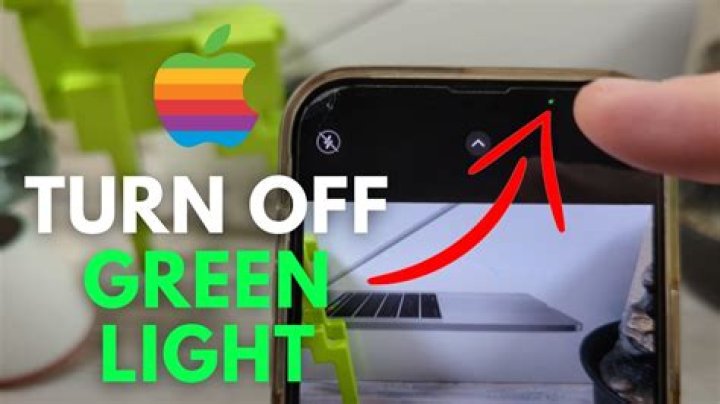 What does the green and orange light mean on a switch?