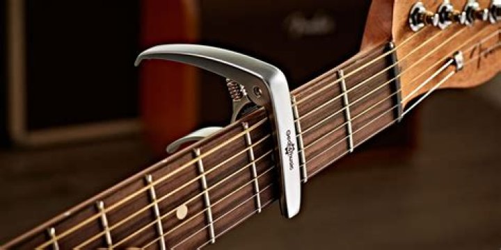 Where do you put a capo on a guitar?