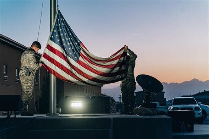 Who can order the American flag lowered?