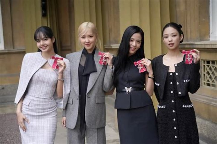 Who is BLACKPINK captain?