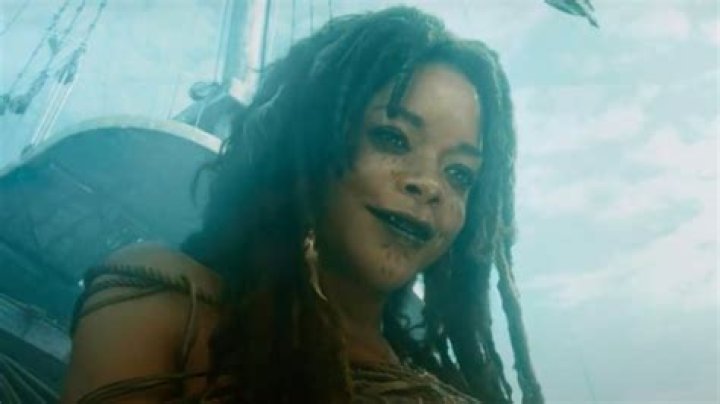 Why does Tia Dalma help Jack?
